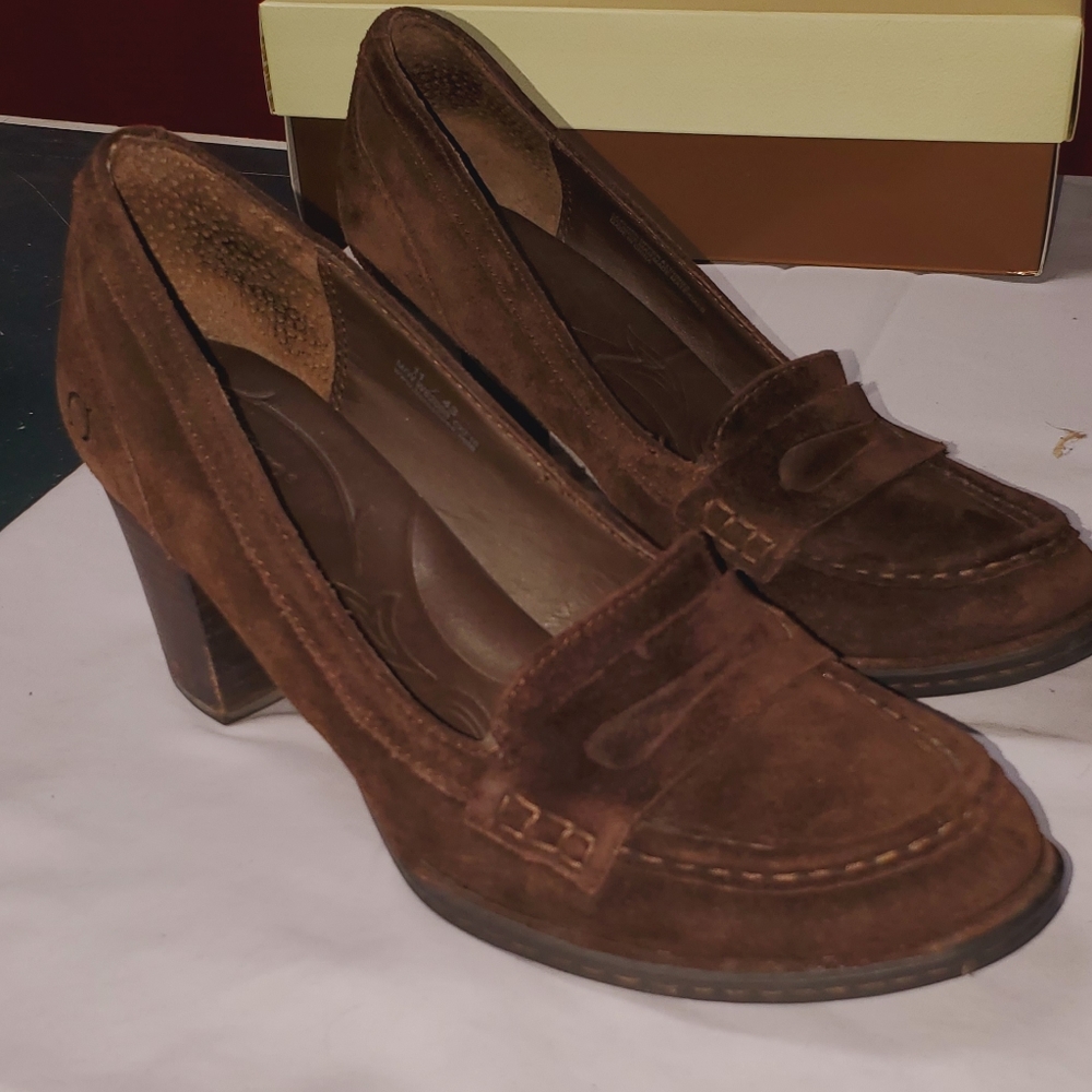 Size 11 Brown Suede Born Heeled Loafers